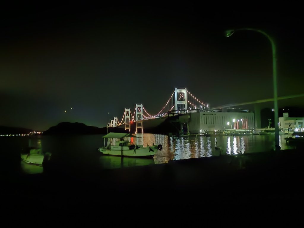 夜の来島海峡大橋・別アングル