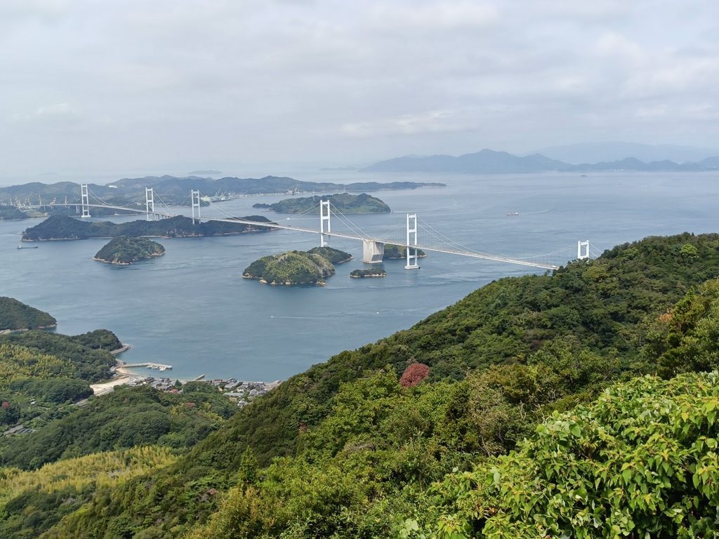 展望台からの来島海峡大橋