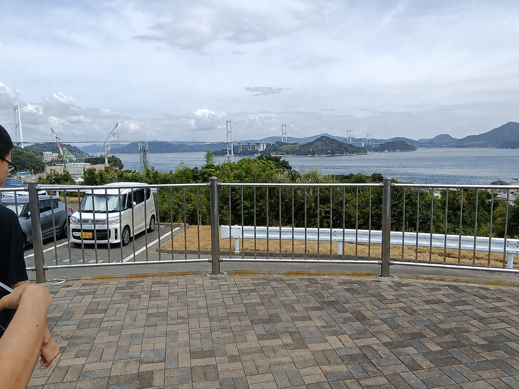 来島海峡大橋と瀬戸内海島々
